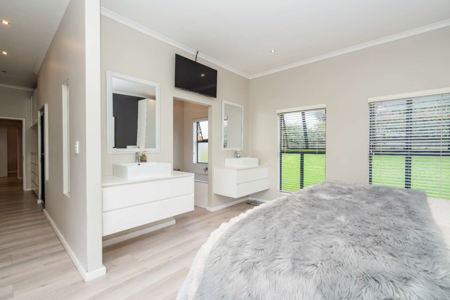 9 Bedroom Property for Sale in Oliphantskop Western Cape